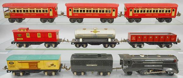 LIONEL FREIGHT/PASSENGER TRAIN SET (1 of 2)