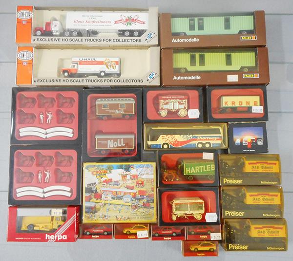 PLASTIC HO VEHICLES (1 of 1)