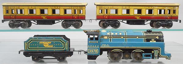 MARX ENGLISH TRAIN SET (1 of 3)