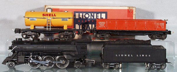 LIONEL TRAIN SET: O ga, 224E loco, orig box rough, 2224W tender, rear coupler broken, oxidation on bottom, 2654 Shell tank, some scratches & playwear, 2812 gondola, missing 1 brakewheel, C5-7.