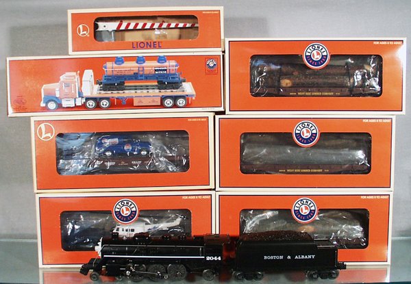 LIONEL TRAIN SET: O ga, 18653 loco & tender, w/36090, 26035, 17564 set of 3 log cars, w/12714 crossing gate, orig boxes, some have wear, C9-10.