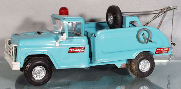 BUDDY L WRECKER: painted pressed steel, w/spring suspension, 15 in long, some decal wear & oxidation spots, C3-4.