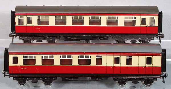 2 BASSETT-LOWKE BR COACHES: O ga, 3rd Saloon & 3rd Breakend, litho & painted tin, both 13 in long, no interiors, orig boxes some wear & tape, C8.