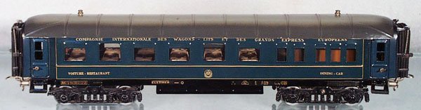 ELETTREN CIWL R025 DINER: O ga, handpainted tin, 2 paint chips on roof edge, 17 in long, w/full interior & diaphragms, C8.