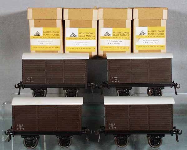 4 BASSETT-LOWKE 1370/0 LMS COVERED VANS