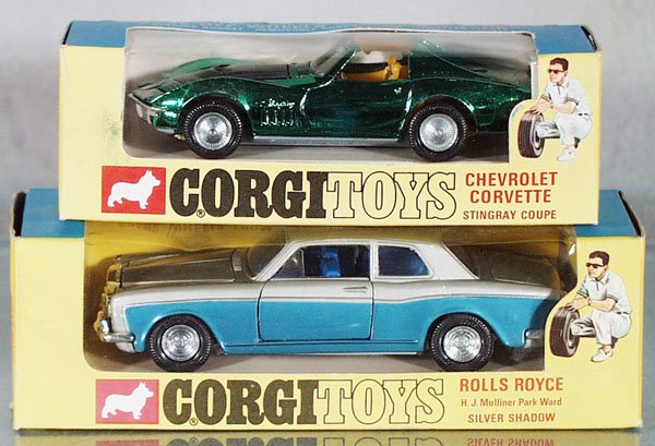 2 CORGI VEHICLES: 300 Corvette Sting Ray, 273 Rolls Royce Silver Shadow, orig boxes minor wear, C9.