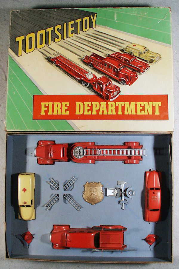 154 TOOTSIETOY 5211 FIRE DEPARTMENT SET