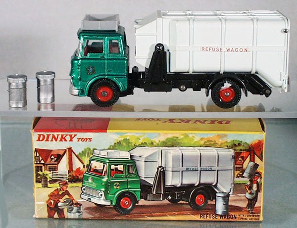 DINKY 978 REFUSE WAGON: w/2 garbage cans, orig box, C8.