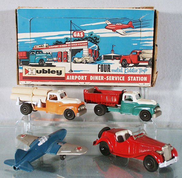 HUBLEY 12 AIRPORT DINER SERVICE STATION: painted die cast, w/4 vehicles, in orig unassembled building box, minor wear & tape inside, C8-9.