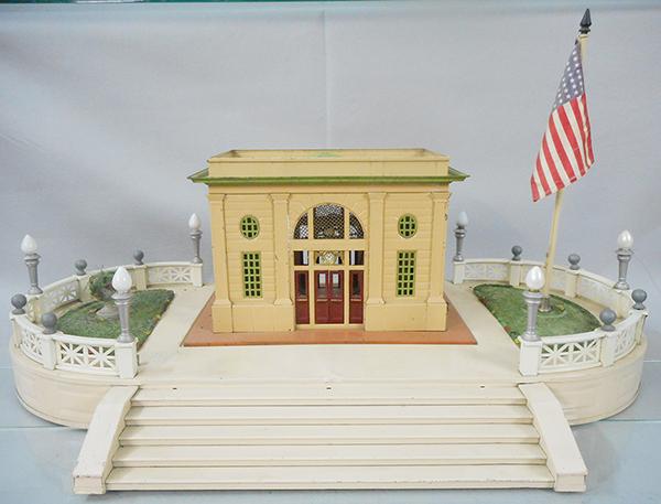 LIONEL 128 STATION & TERRACE PLATFORM (1 of 2)