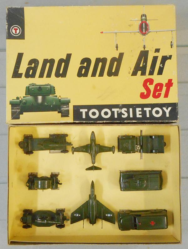 TOOTSIETOY 3198 LAND & AIR SET (1 of 1)