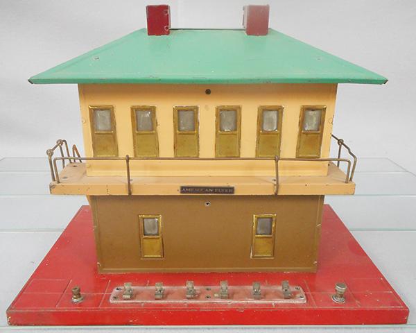 AMERICAN FLYER 108 SWITCH HOUSE (1 of 2)