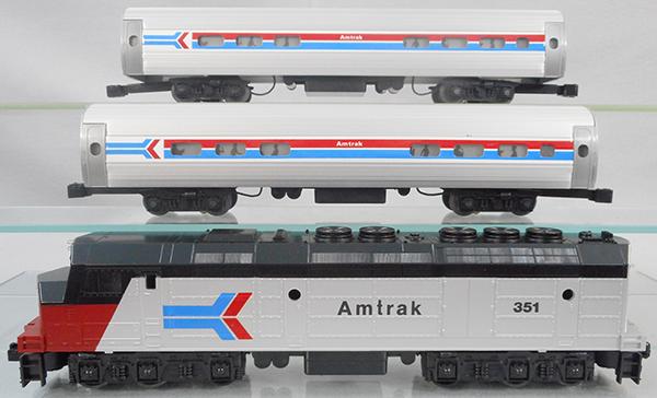 WILLIAMS AMTRAK TRAIN SET (1 of 2)
