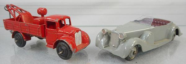 2 DINKY VEHICLES (1 of 2)