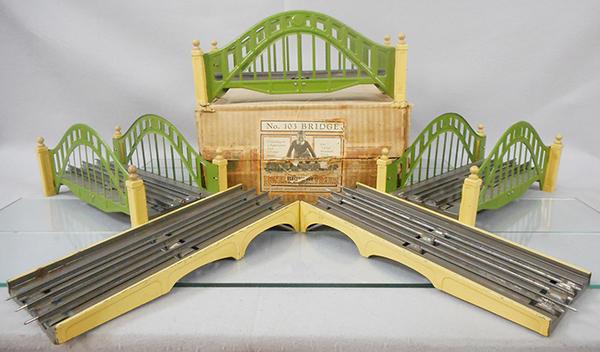 LIONEL 103 BRIDGE (1 of 1)