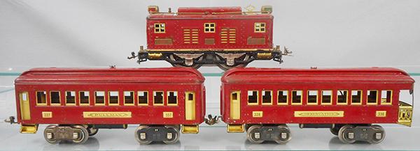 LIONEL TRAIN SET (1 of 2)