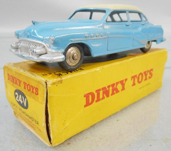 FRENCH DINKY 24V BUICK (1 of 2)