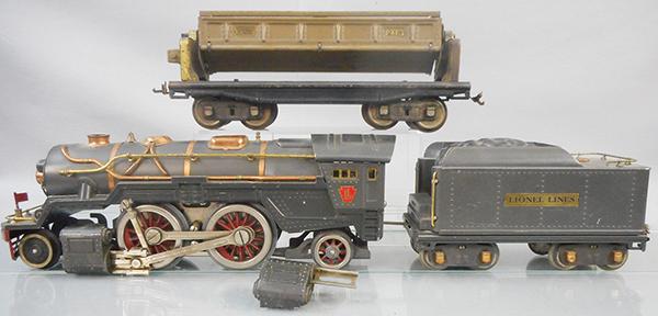 LIONEL TRAIN SET (1 of 2)