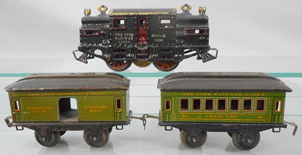IVES TRAIN SET (1 of 2)