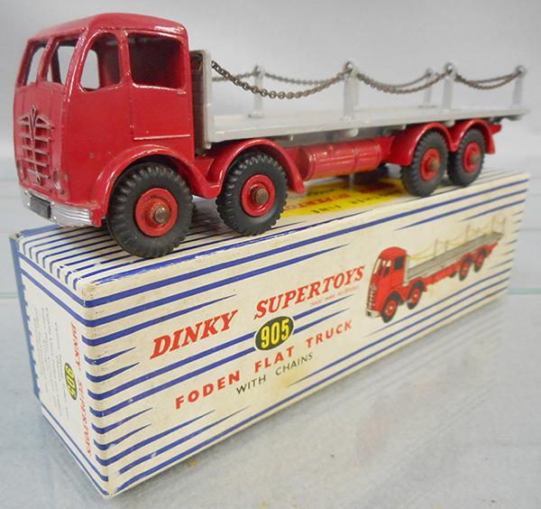 DINKY 905 FODEN FLAT W/CHAINS (1 of 2)