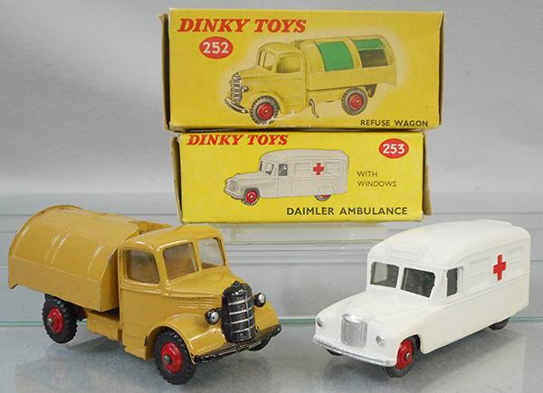 2 DINKY VEHICLES (1 of 2)