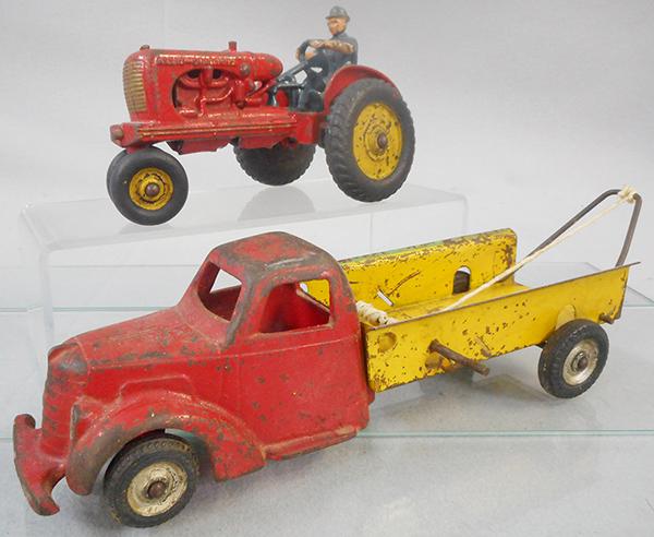 2 TOY VEHICLES (1 of 2)