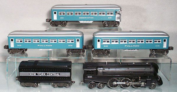 LIONEL TRAIN SET: O ga, 221 loco, 2221W tender, w/2 #2430 coaches, 2431 obsv, set is restored, C8-9.