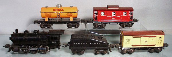LIONEL TRAIN SET: O ga, 203 switcher, 2203T tender, 2655 box car, 2654 Shell tank, 2657 caboose, scratched on both sides, C5-6.
