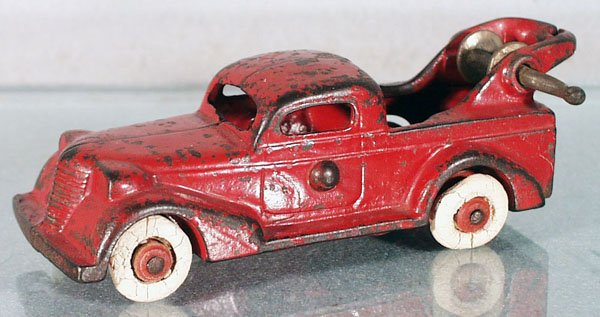 AC WILLIAMS WRECKER: painted cast iron, 6 1/4" long, rubber tires worn, C4-5.