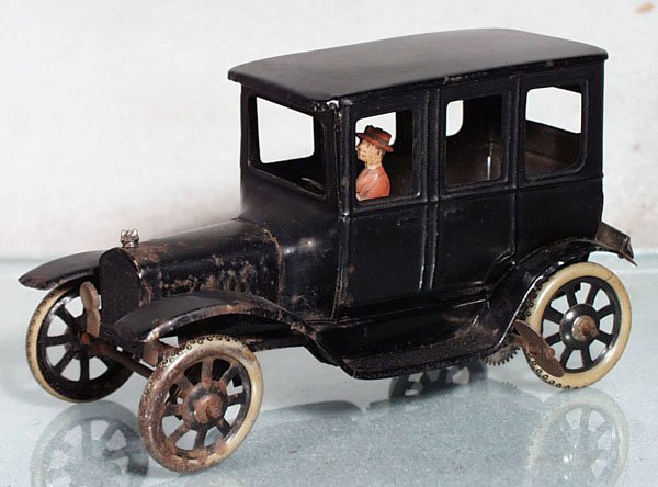 BING MODEL T SEDAN: litho tin, clockwork working, 6 1/2" long, some small oxidation spots, C6.