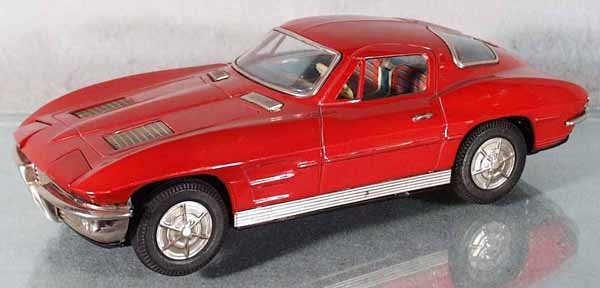 ICHIDA 1963 CHEVY CORVETTE SPLIT-WINDOW COUPE: litho tin, battery operated, untested, battery box has damage, black rubber tires, 12" long, minor playwear, C7.