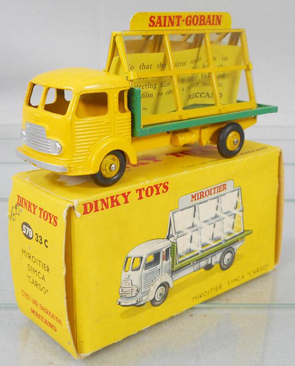 FRENCH DINKY 579 SIMCA GLASS TRUCK (1 of 2)