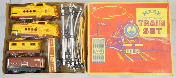MARX 765 UP TRAIN SET: O ga, litho tin, M10005 loco, windup working, w/dummy unit & dog bone connector, 552G gondola, 90171 box car, 3824 UP caboose, w/track, orig set box worn, top taped, C7-8.