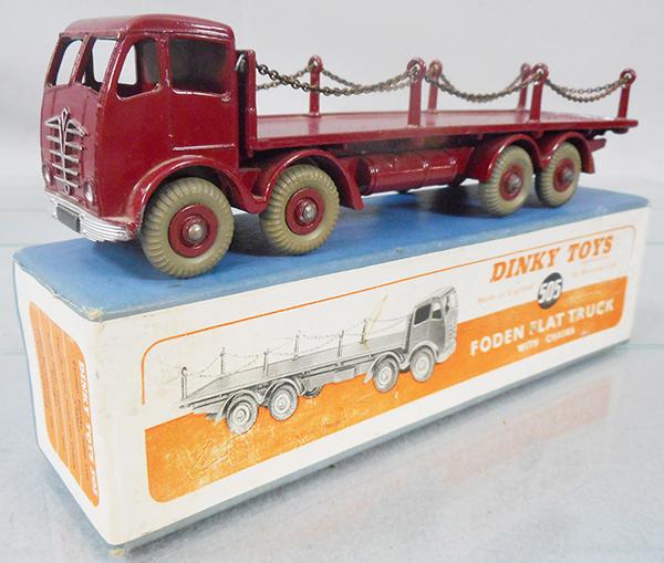 DINKY 505 FODEN FLAT W/CHAINS (1 of 2)