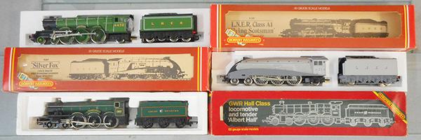 3 TRIANG HORNBY LOCOS (1 of 1)