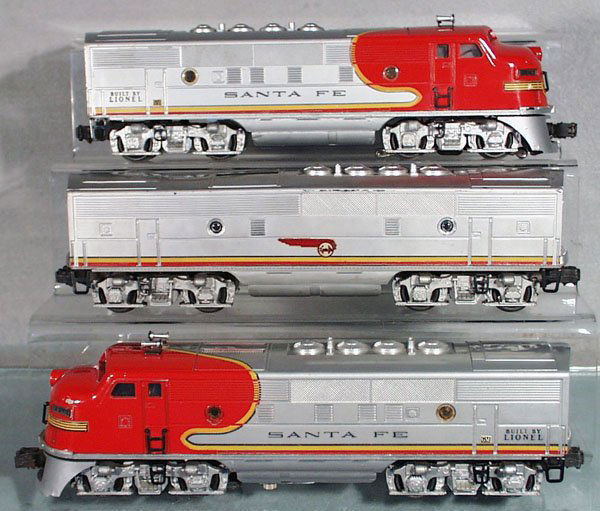 LIONEL 2343 SF F3 ABA: O ga, both nose decals chipped, power A battery box clean, some playwear & chips, C5-6.