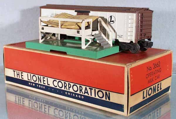 LIONEL 3662 OPERATING MILK CAR: O ga, w/car, platform & packet, white car sides yellowing, orig box & insert minor wear, C6-7.