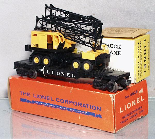 LIONEL 6828 HARNISCHFEGER TRUCK CRANE CAR: O ga, unrun & unassembled, orig box worn & missing perforated insert, C8-9.