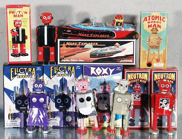 8 CONTEMPORARY ROBOTS: litho tin, windups working, 5 1/4" to 7 1/4" tall, orig boxes, C9.