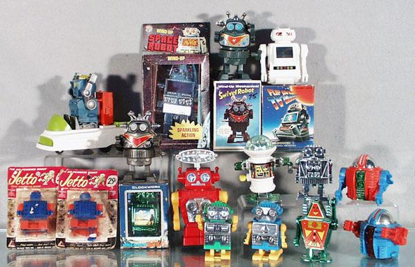 17 CONTEMPORARY TOY ROBOTS: China, Japan & USA, plastic, 2 1/2" to 6" tall, all are windup working, orig boxes, C7-9.