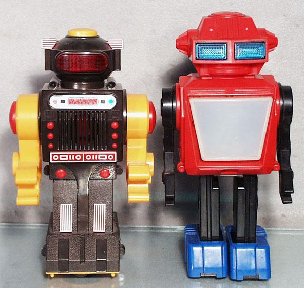 2 PLASTIC ROBOTS: Japan, plastic, battery operated, not working, 9 1/2" & 10" tall, C6-8.