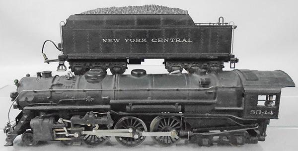 LIONEL 700E LOCO & TENDER (1 of 2)