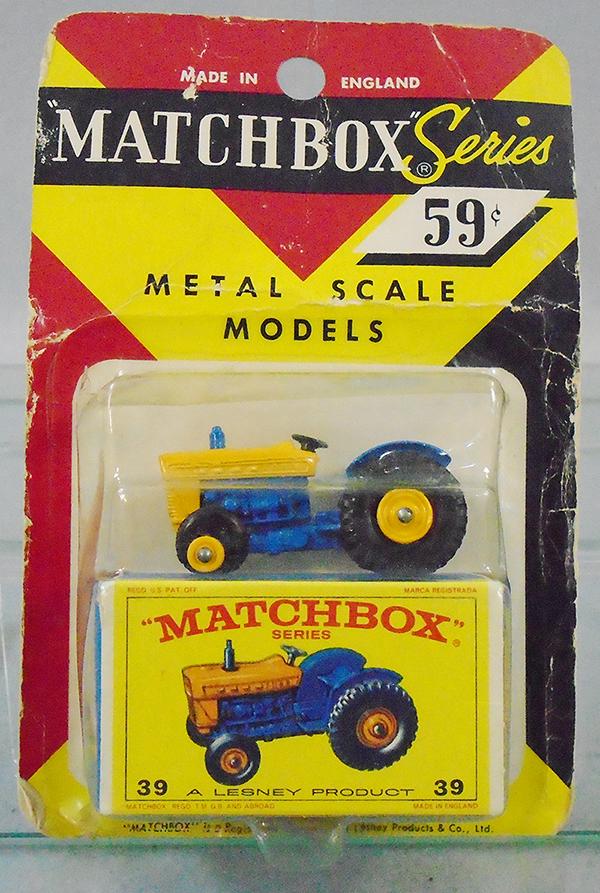MATCHBOX 39C1 FORD TRACTOR BLISTER PACK (1 of 1)