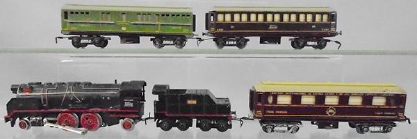 PAYA TRAIN SET (1 of 2)