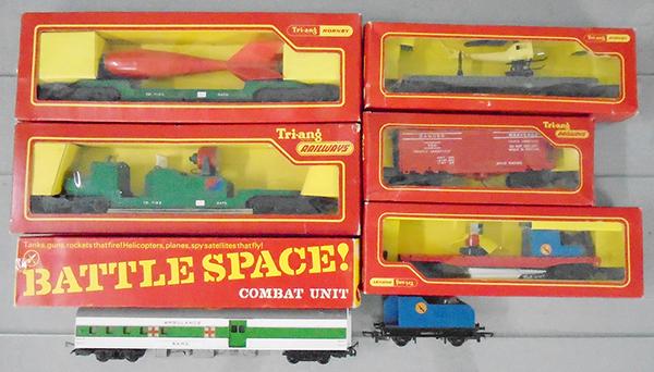 TRIANG HORNBY BATTLE SPACE TRAINS (1 of 1)
