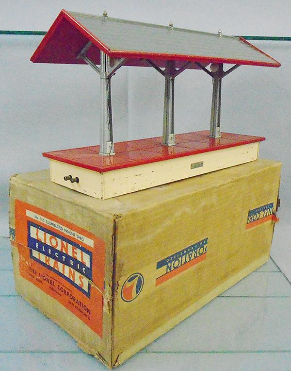 LIONEL 155 FREIGHT SHED (1 of 2)