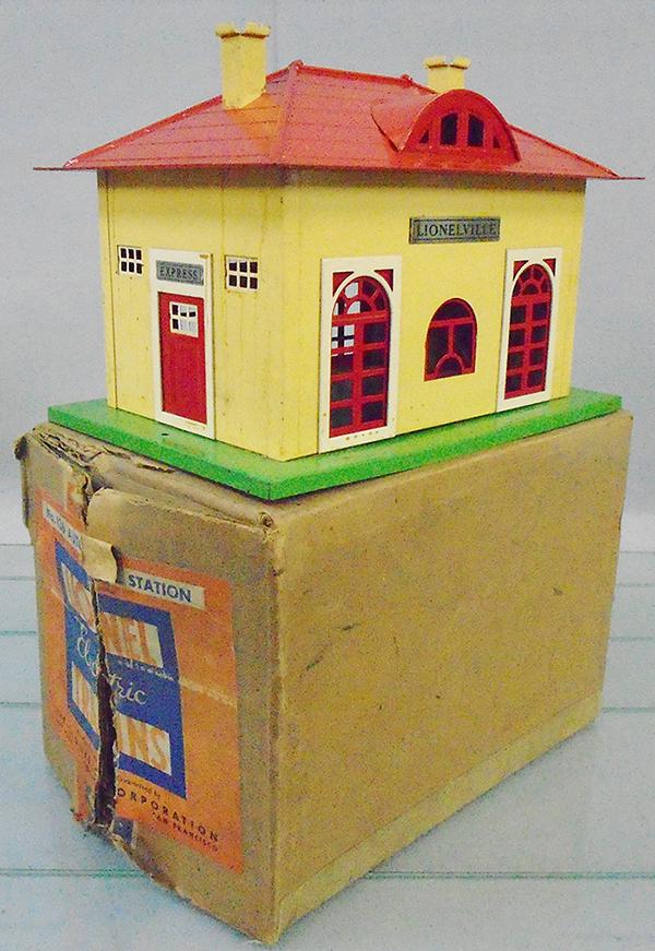 LIONEL 136 AUTOMATIC STATION (1 of 2)