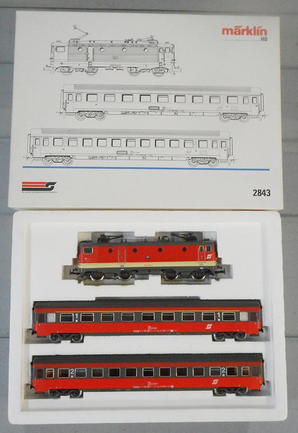 MARKLIN 2843 AUSTRIAN TRAIN SET (1 of 1)