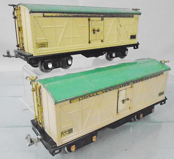 2 LIONEL REFRIGERATOR CARS (1 of 3)