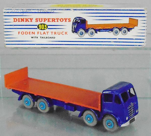 DINKY 903 FODEN FLAT W/TAILBOARD (1 of 2)